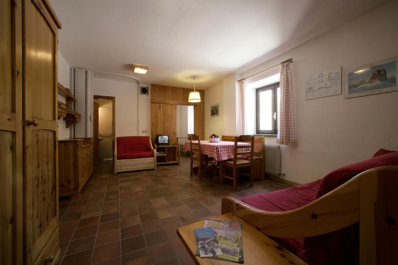 Hotel Garni Gonzaga Canazei Exterior photo