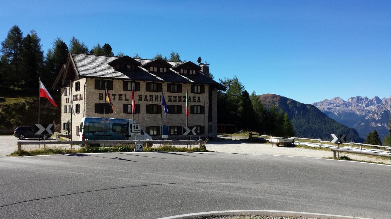 Hotel Garni Gonzaga Canazei Exterior photo