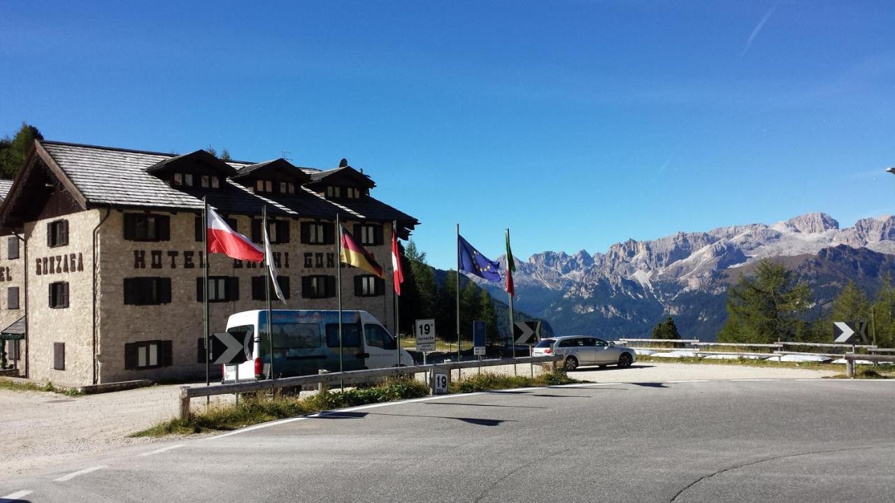Hotel Garni Gonzaga Canazei Exterior photo